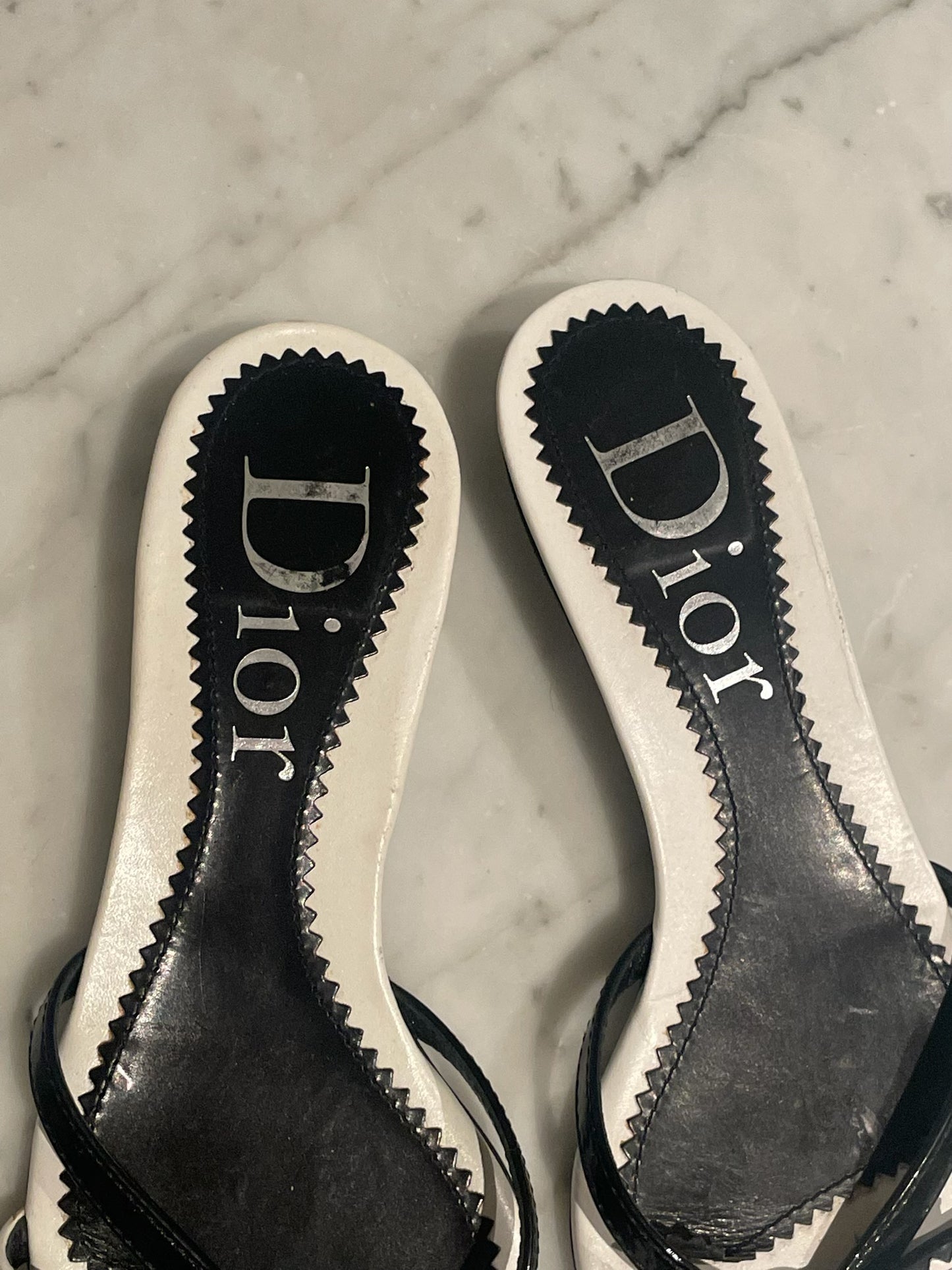 Dior - Mules med Kitten Heel - hvid & sort