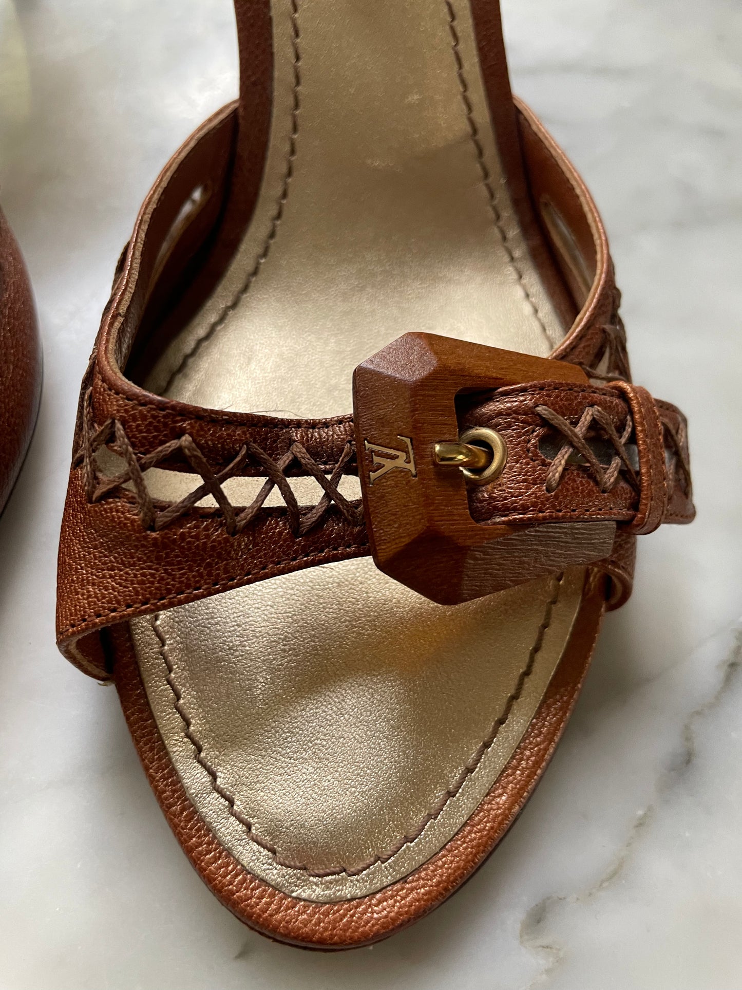 Louis Vuitton - Sandal - brun & guld