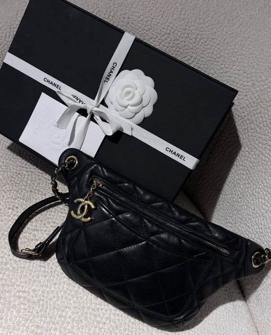 Chanel crossbody / bumbag