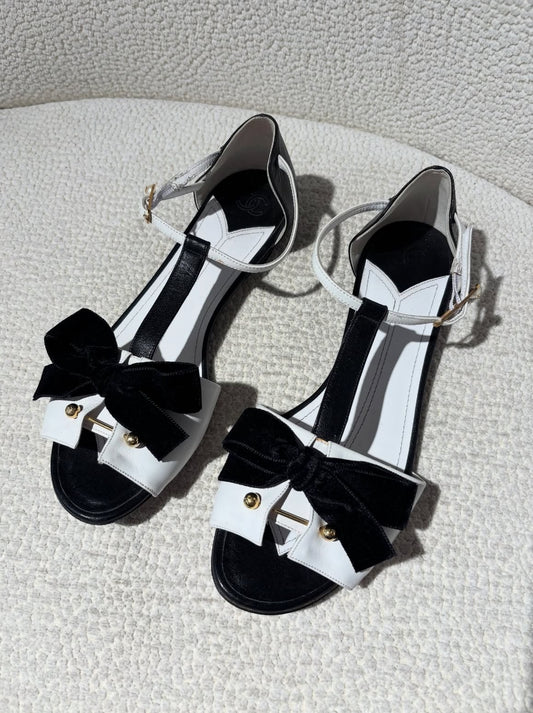 Chanel Sandals – Black & White - CC Logos – EU38