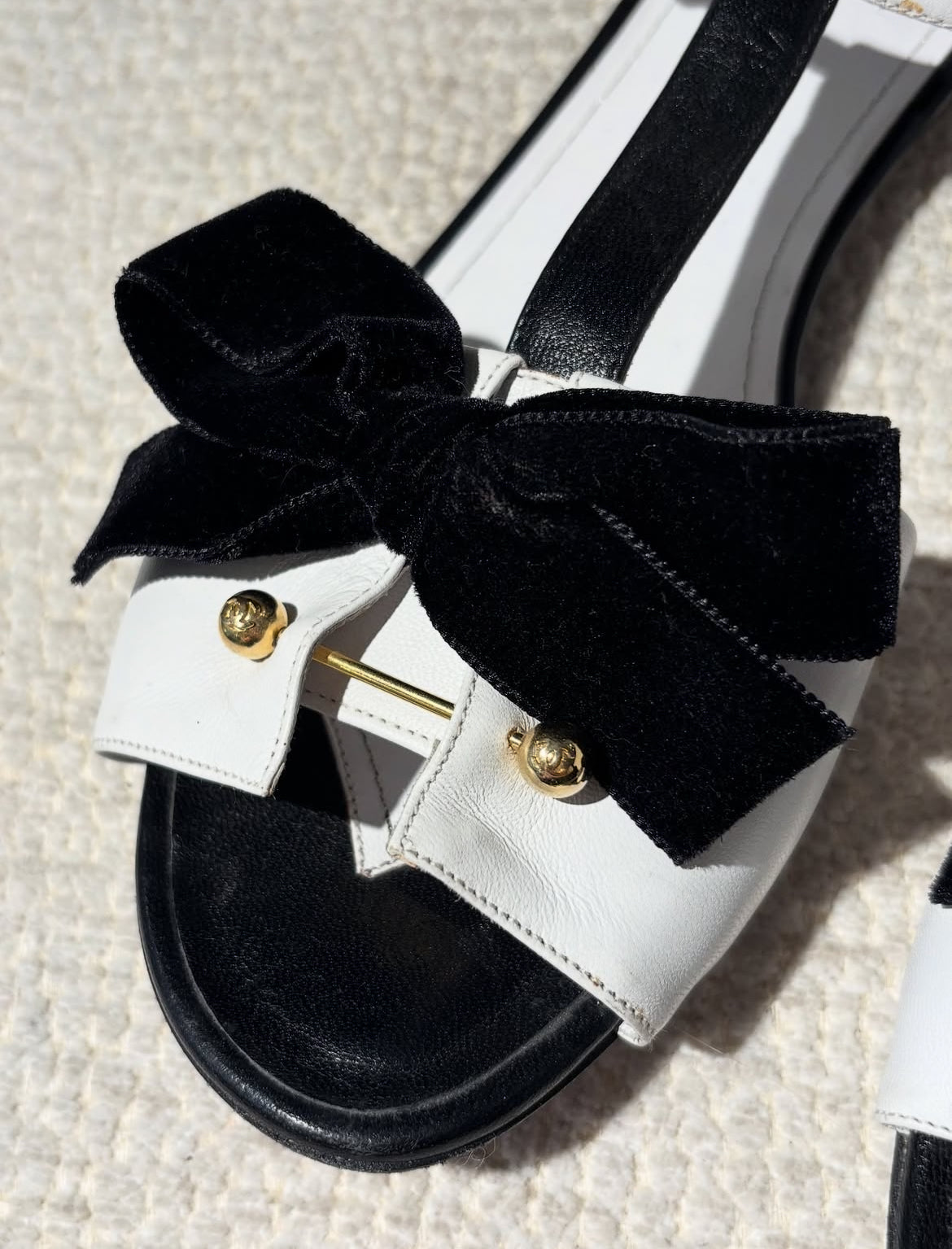 Chanel Sandals – Black & White - CC Logos – EU38