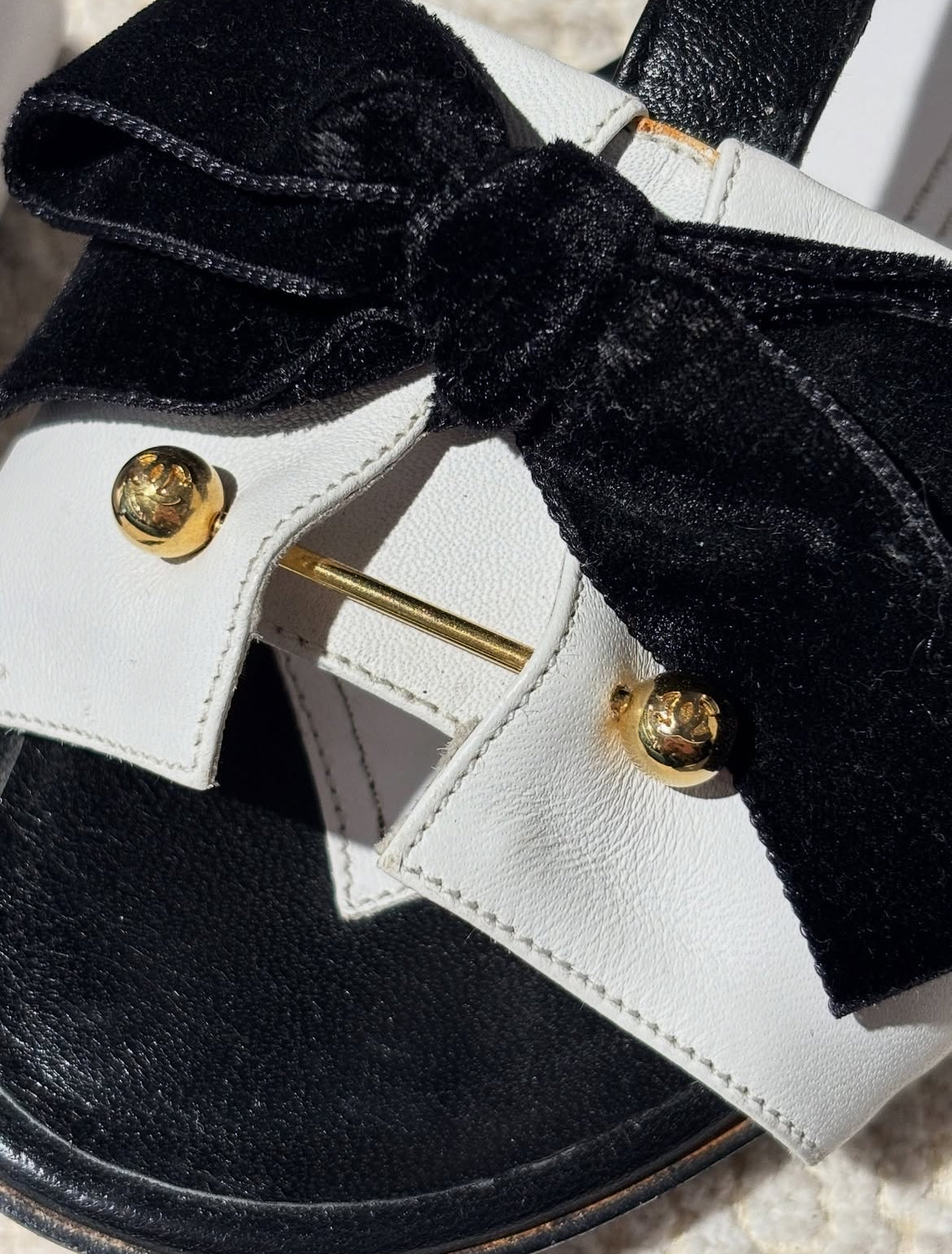 Chanel Sandals – Black & White - CC Logos – EU38