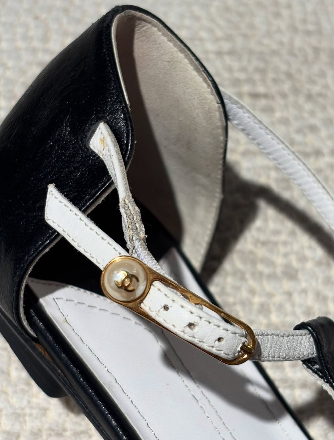 Chanel Sandals – Black & White - CC Logos – EU38