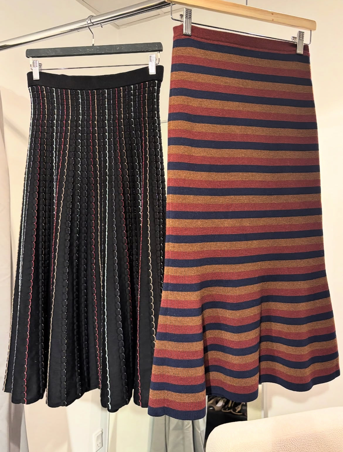 Diane Von Fürstenberg knitted skirt - black w. stripes - M