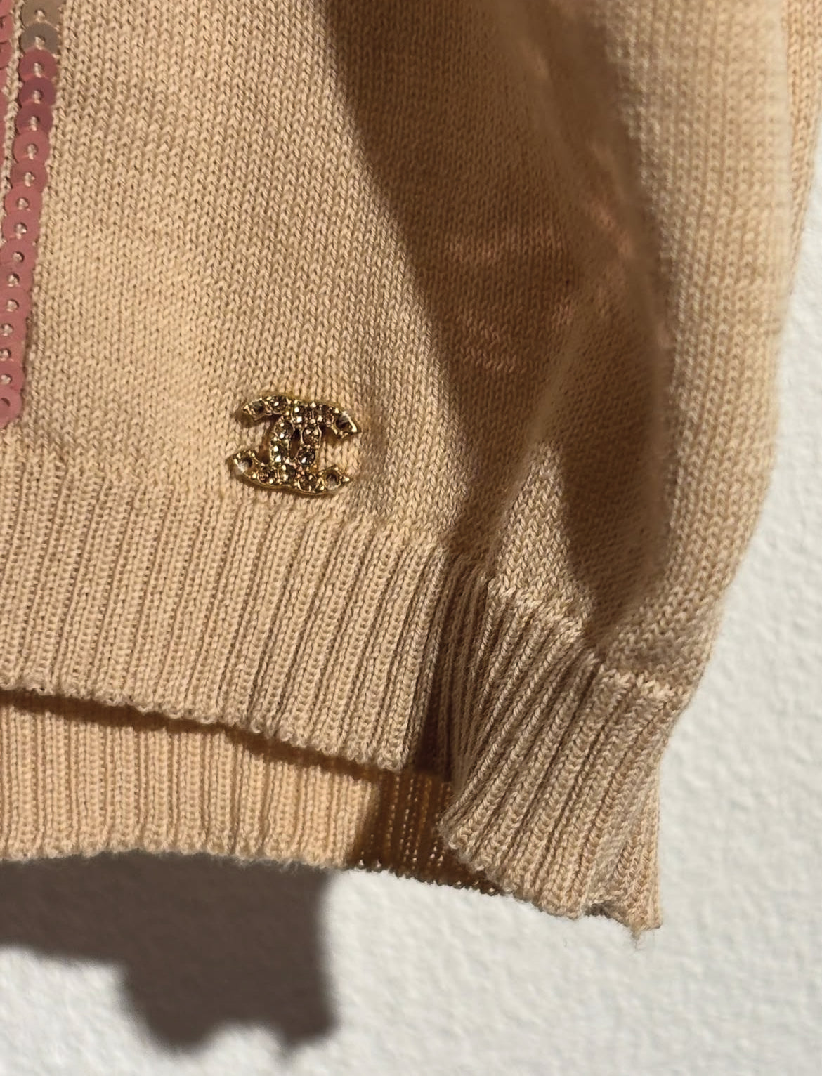 Chanel Tee – Cotton & Sequins in Beige & Pink – EU 36
