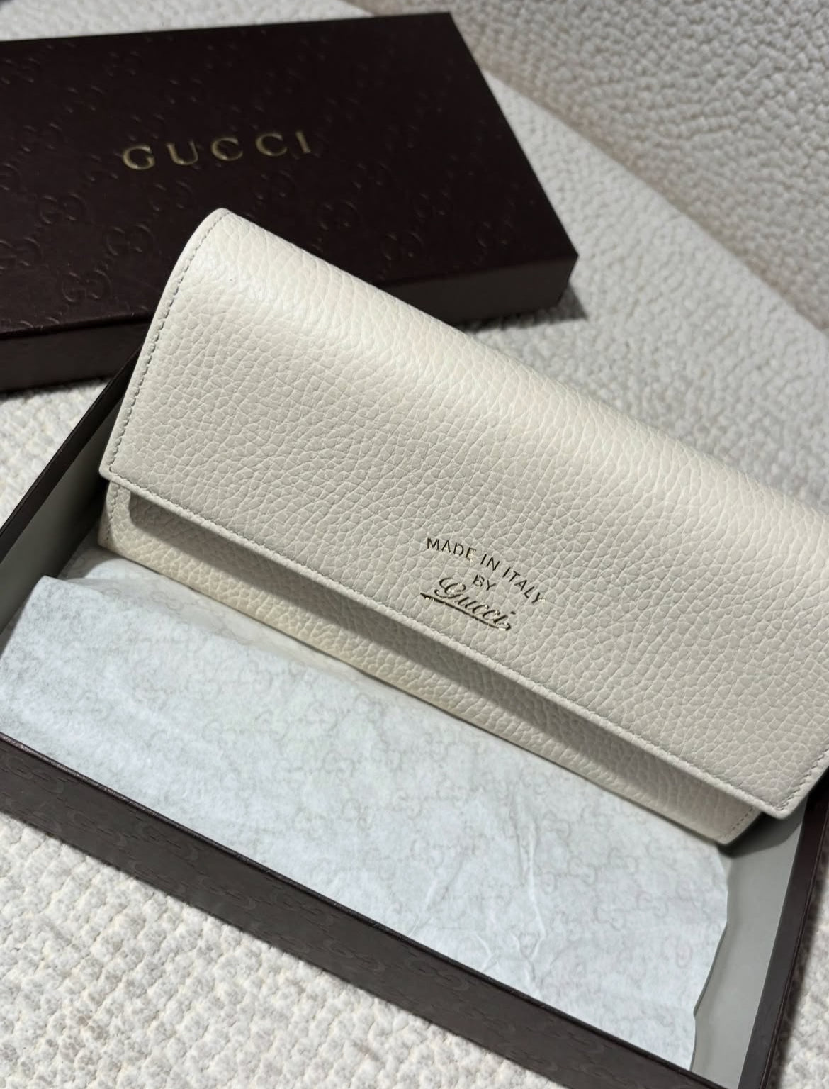 Gucci Flap Wallet – white leather
