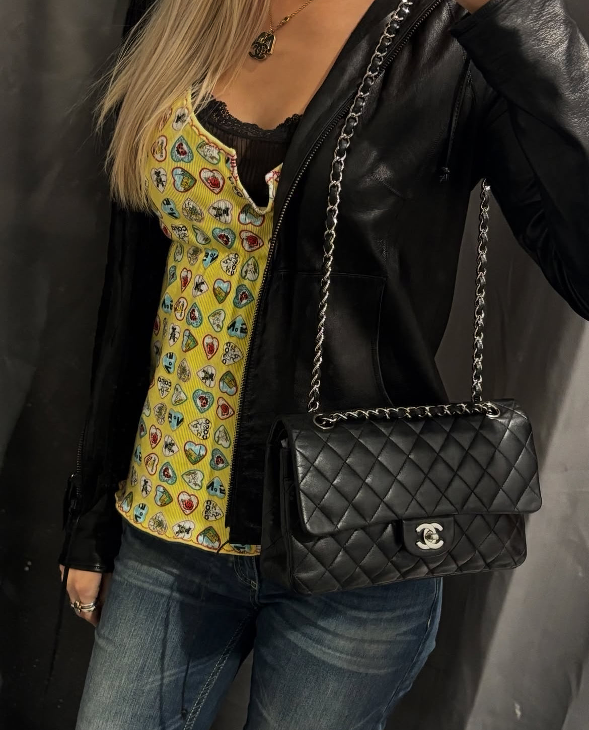Chanel Classic Flap Medium - Black