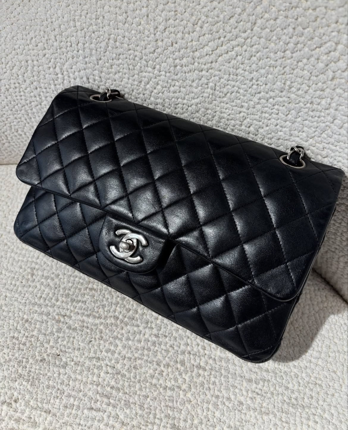 Chanel Classic Flap Medium - Black
