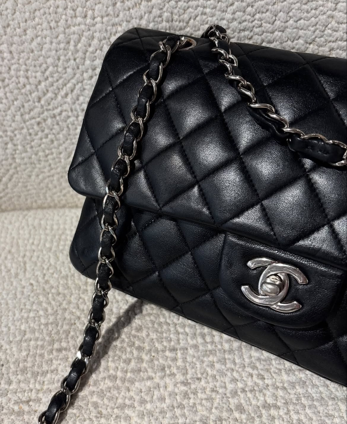 Chanel Classic Flap Medium - Black