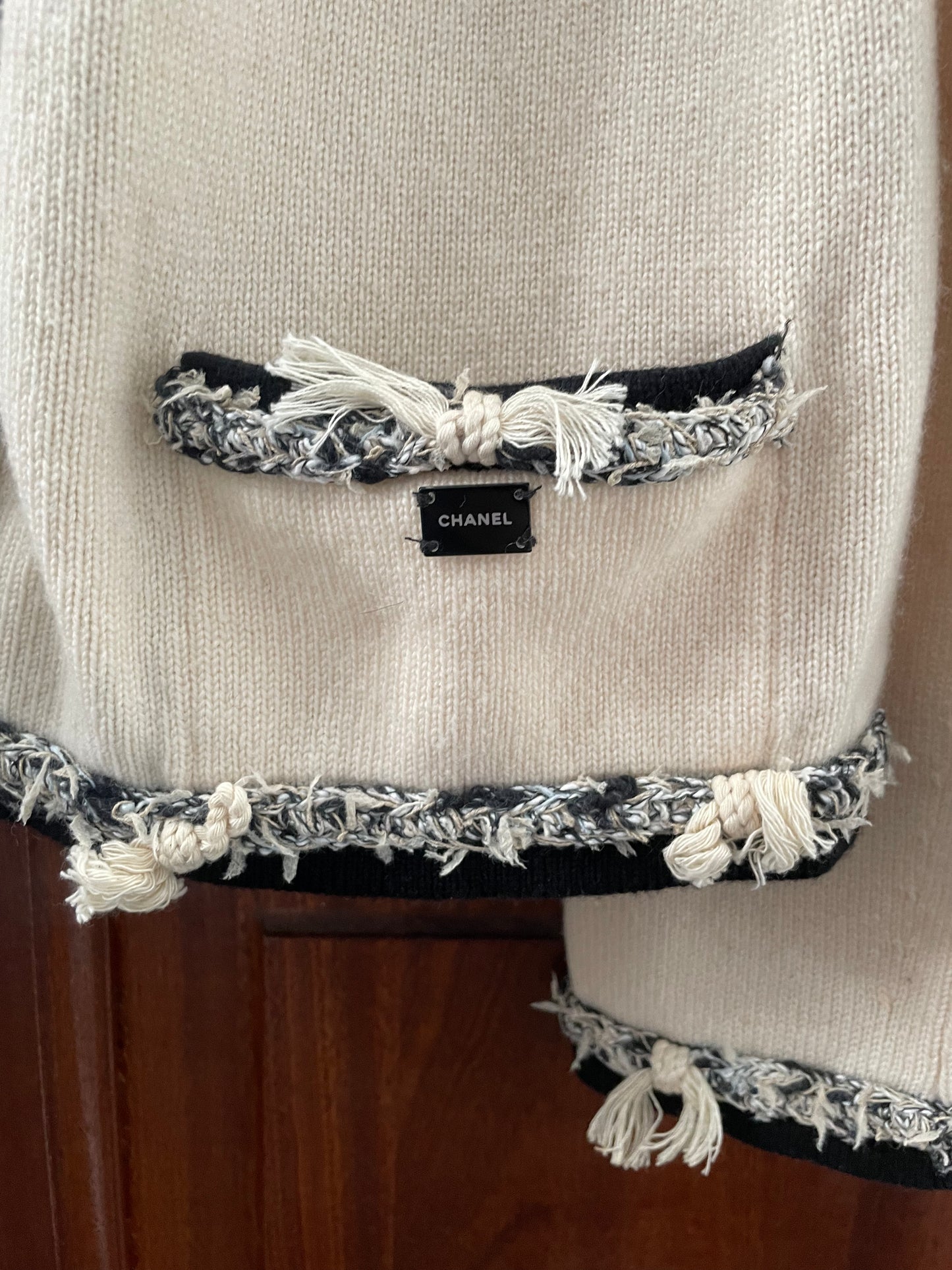 Chanel Cashmere Cardigan - Ecru & sort