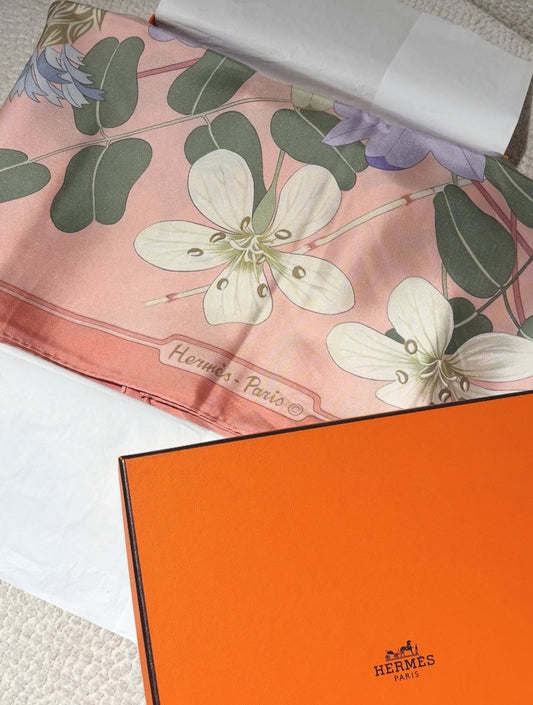 Hermés Silk Scarf - soft pink - 90 x 90 cm