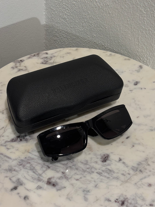 Balenciaga - Sunglasses - Black w. original box - Medinas Wardrobe