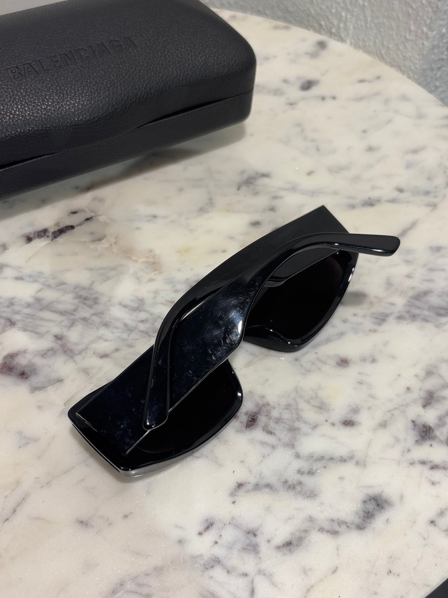 Balenciaga - Sunglasses - Black w. original box - Medinas Wardrobe
