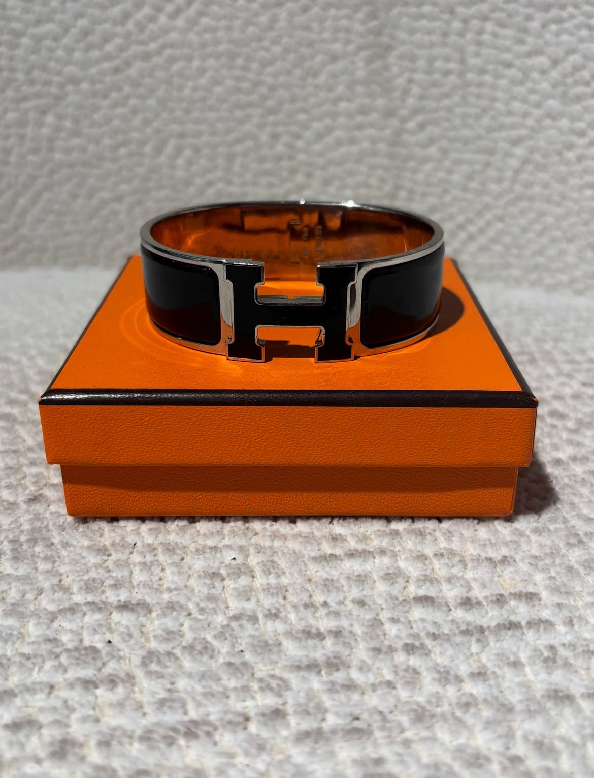 Hermés Clic H Bracelet - Black & Silver/Black - Size GM