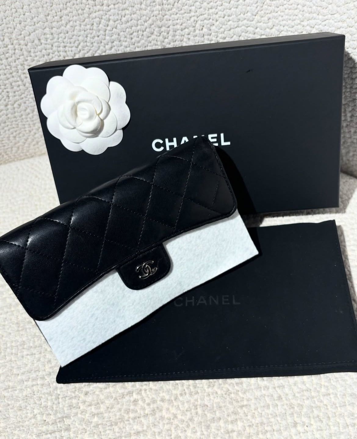Chanel Flap Wallet - black w. silver hardware