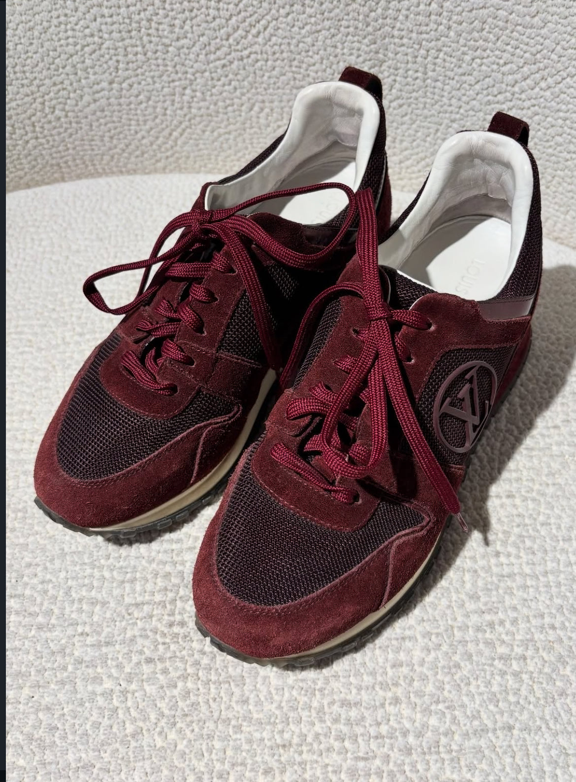 Louis Vuitton Sneakers –  EU38