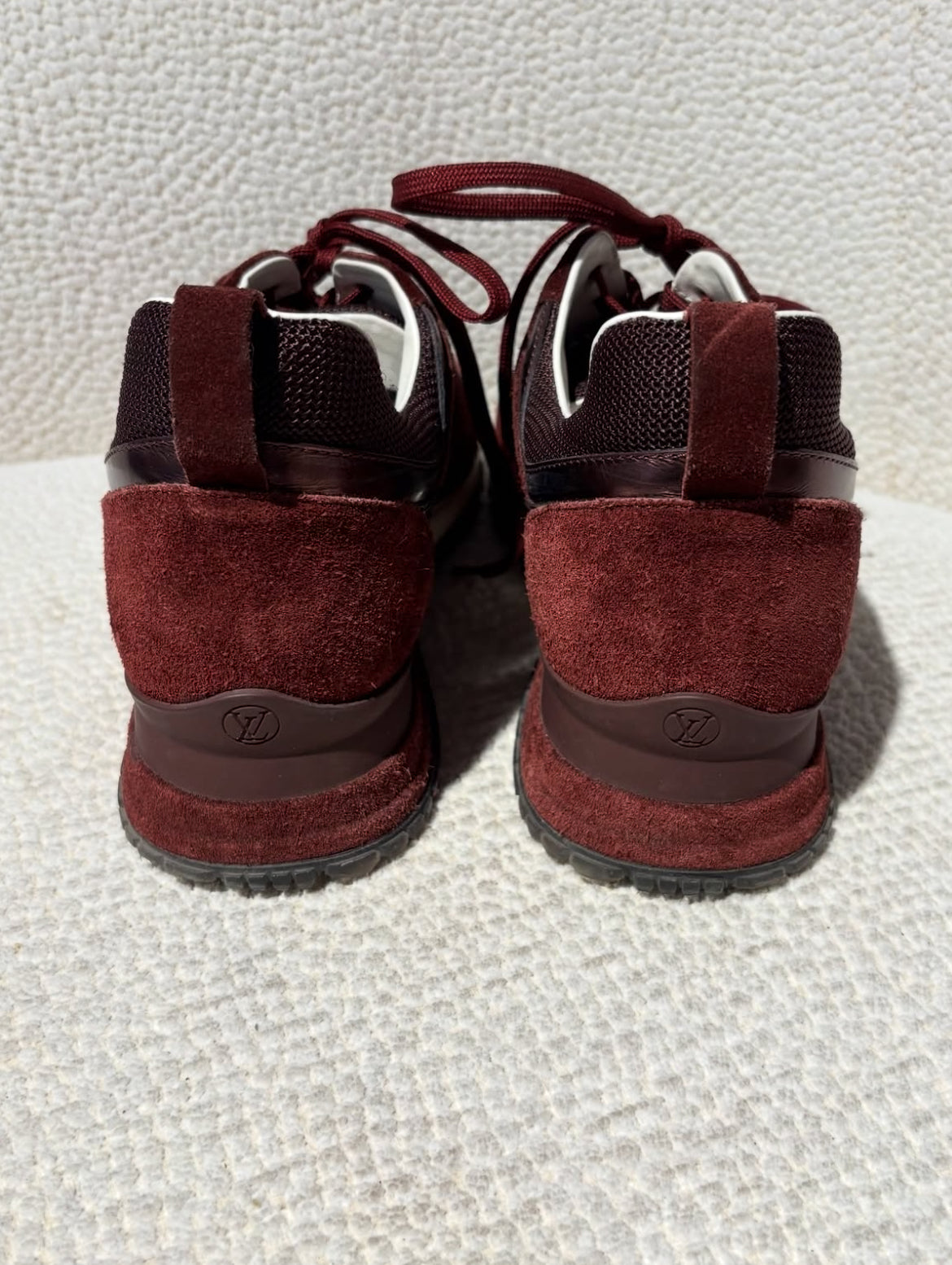 Louis Vuitton Sneakers –  EU38