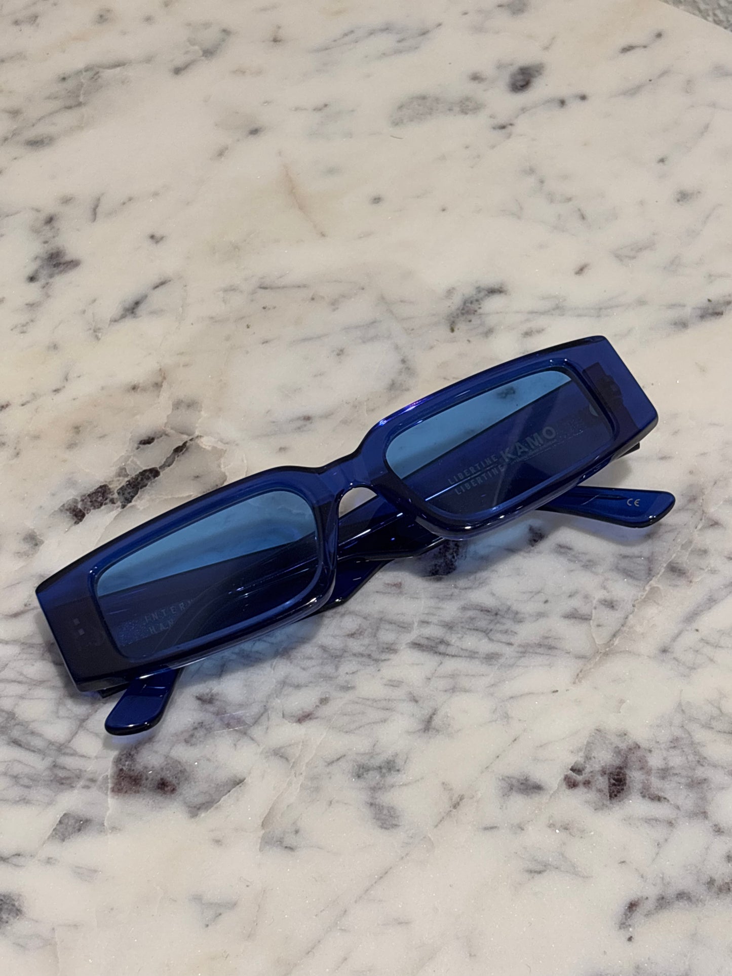 Kamo - Sunglasses - Electric blue - Medinas Wardrobe