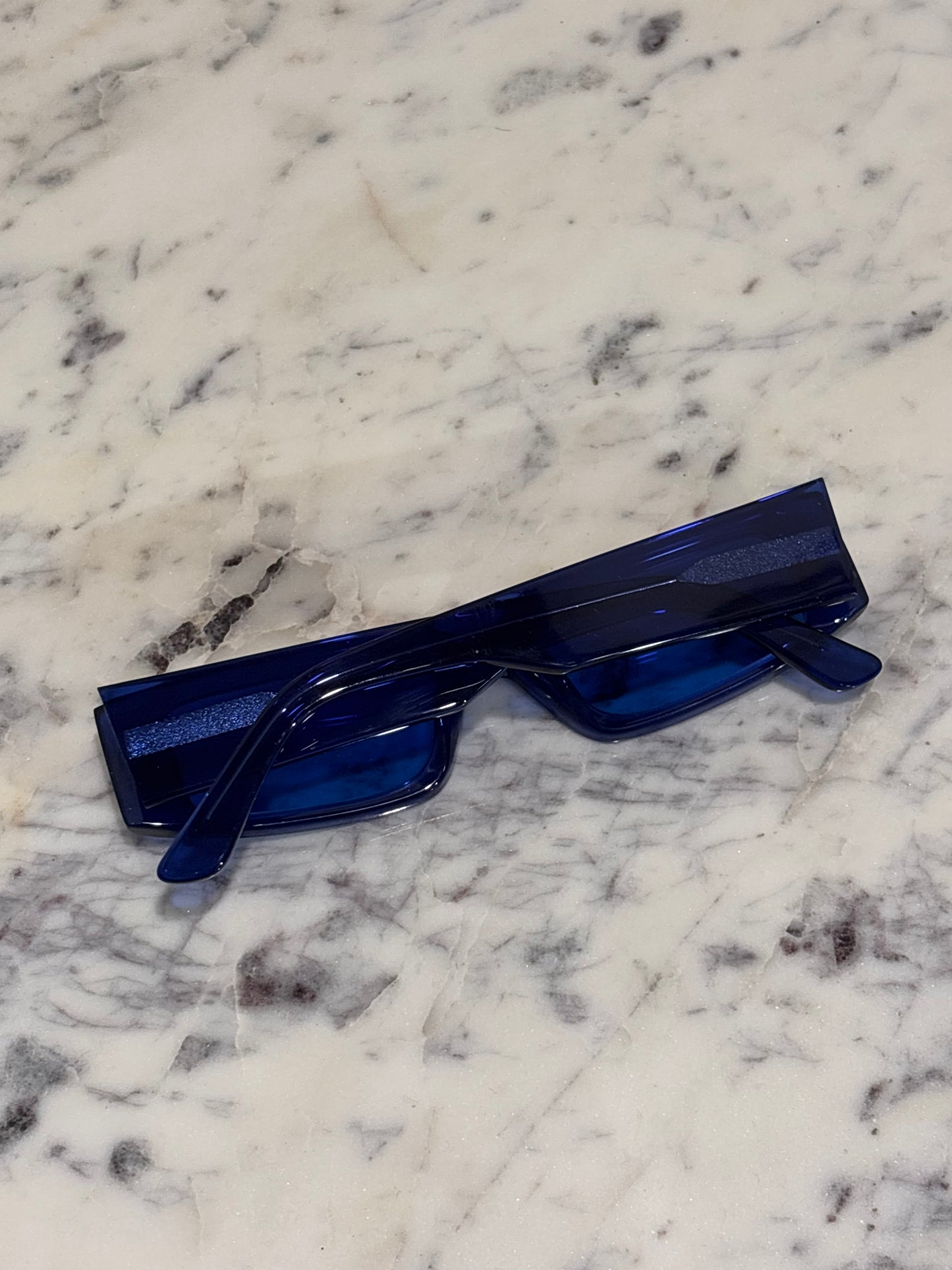 Kamo - Sunglasses - Electric blue - Medinas Wardrobe