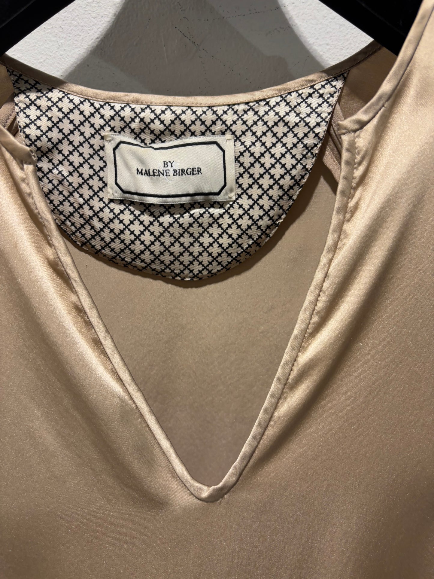 Malene Birger - Satin shirt - beige - 36 - Medina’s Wardrobe
