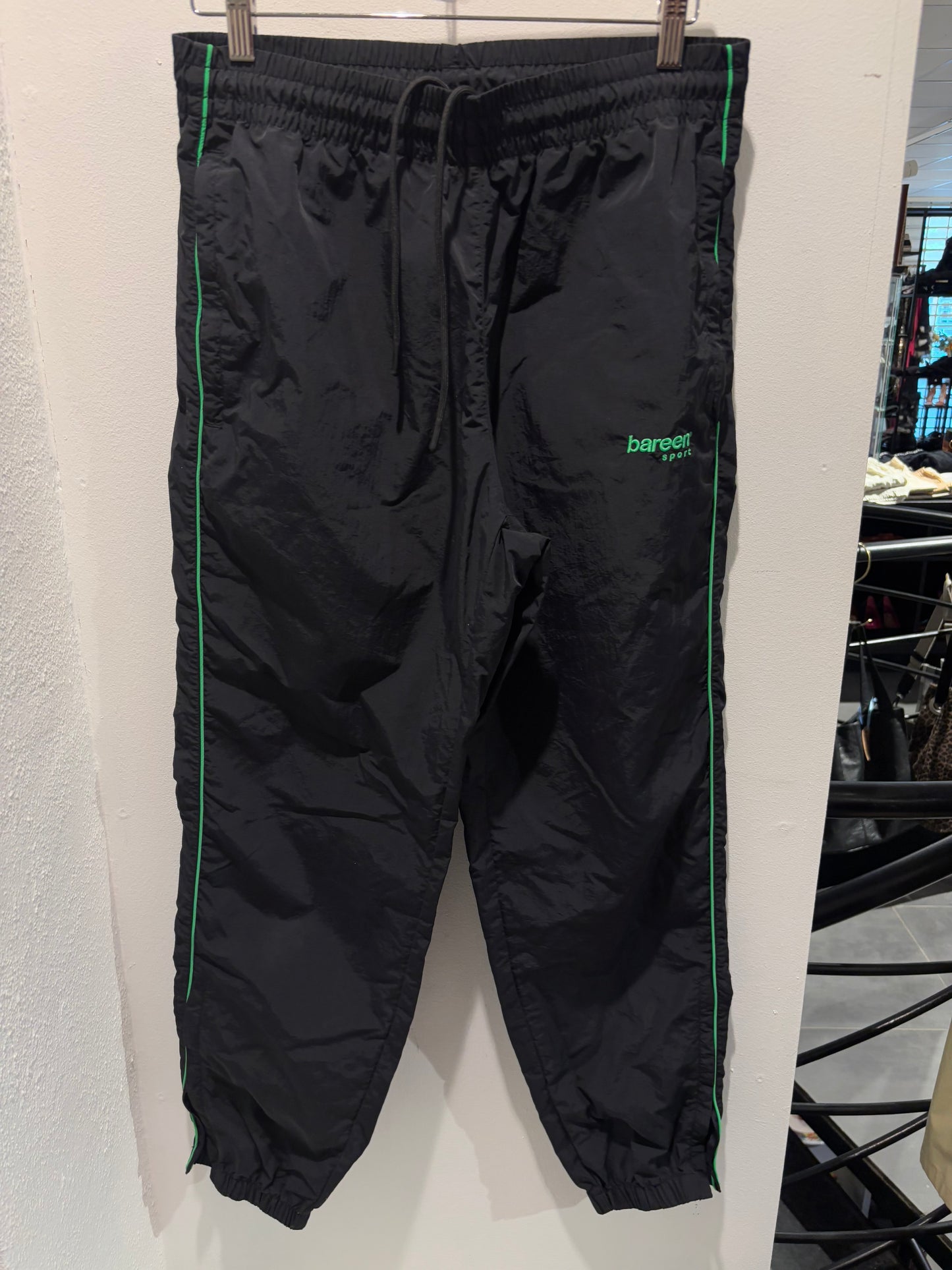 Bareen - Trackpants - Black w. green - Medinas Wardrobe - M