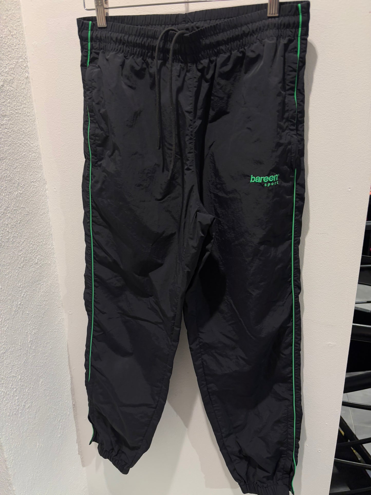 Bareen - Trackpants - Black w. green - Medinas Wardrobe - M