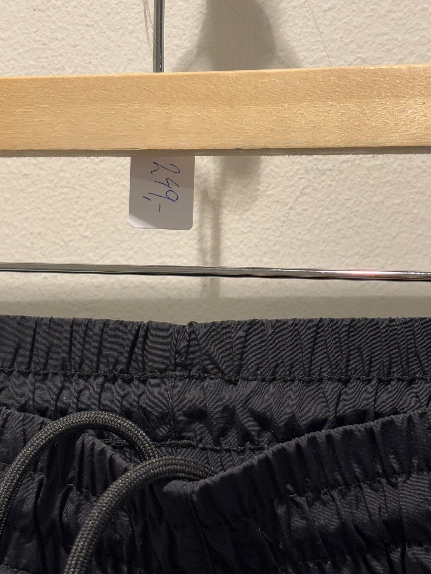 Bareen - Trackpants - Black w. green - Medinas Wardrobe - M