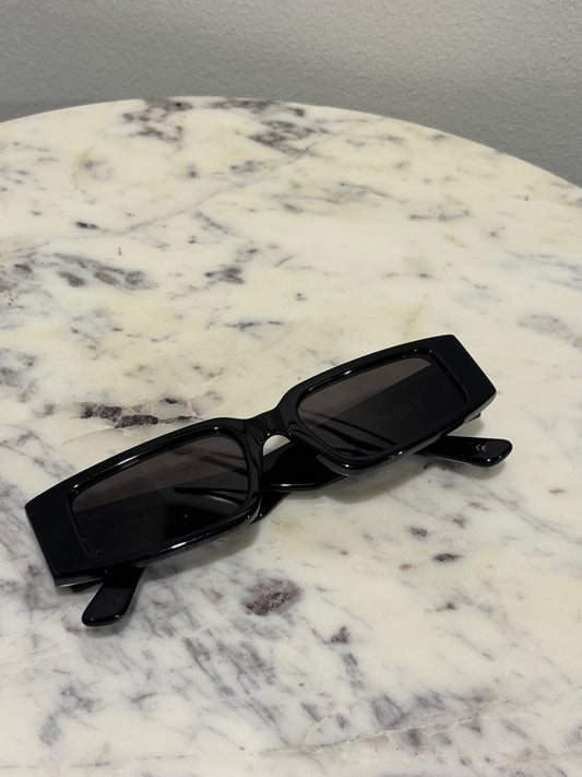 Kamo - Sunglasses - Black - Medinas Wardrobe