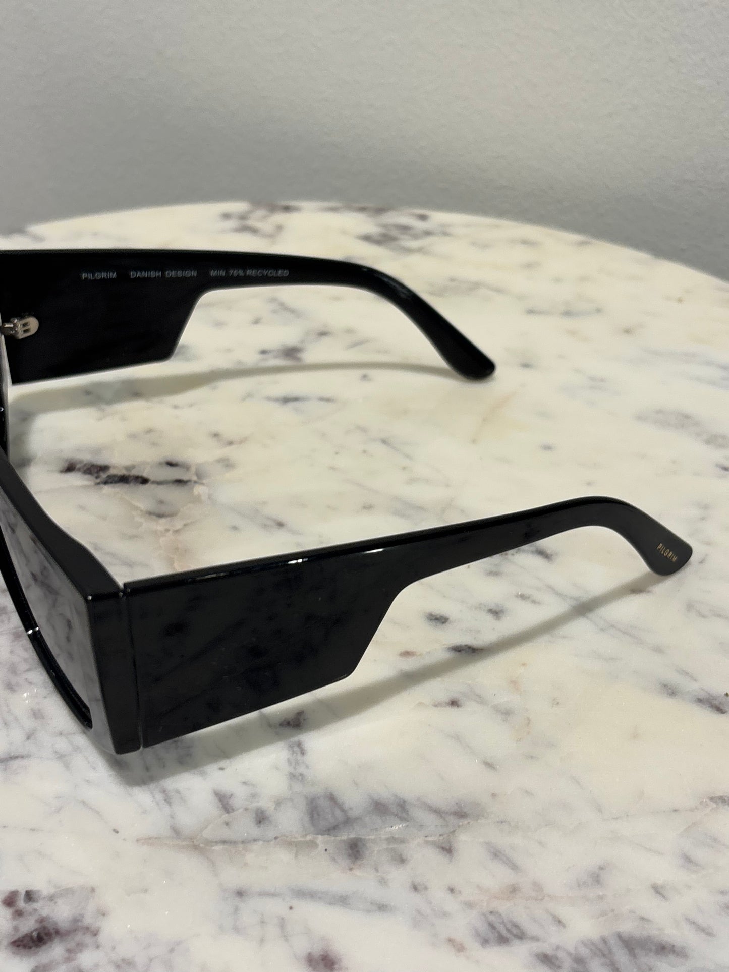 Pilgrim - Sunglasses - Black - Medinas Wardrobe