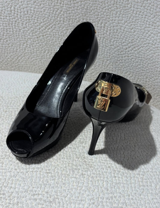 Louis Vuitton Heels – Open-toe Patent Leather - EU 39
