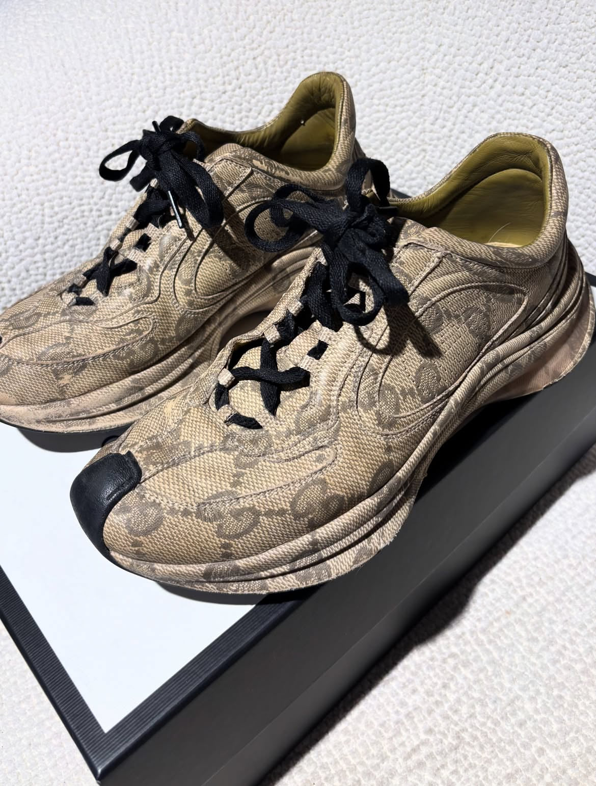 Gucci Run Sneakers - Beige & Ebony Monogram - EU40