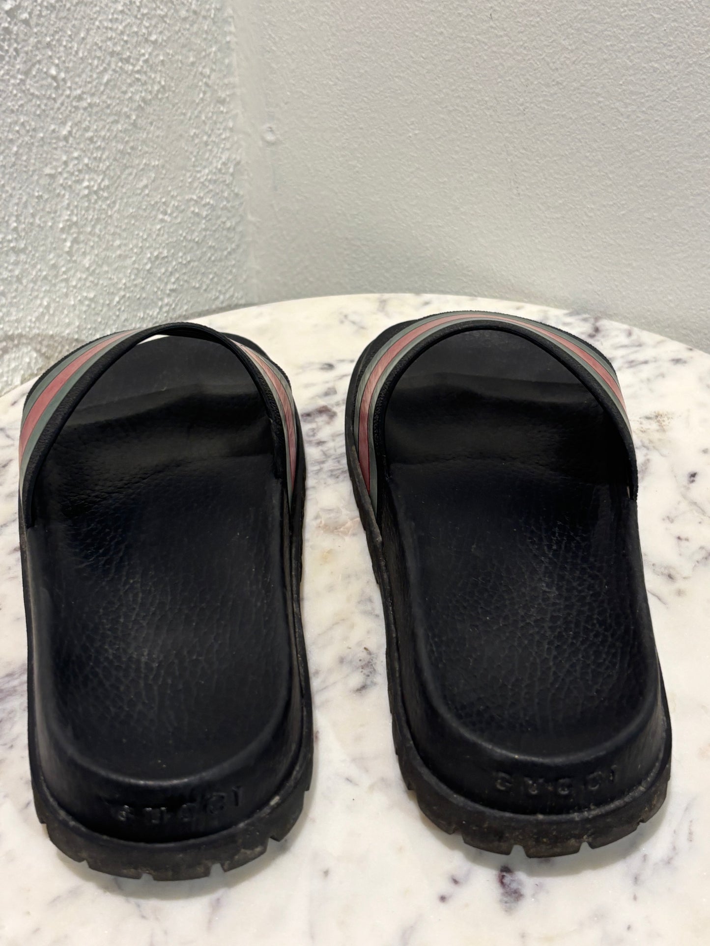 Gucci - Pursuit Web - rubbersandals - 39 - Medinas Wardrobe