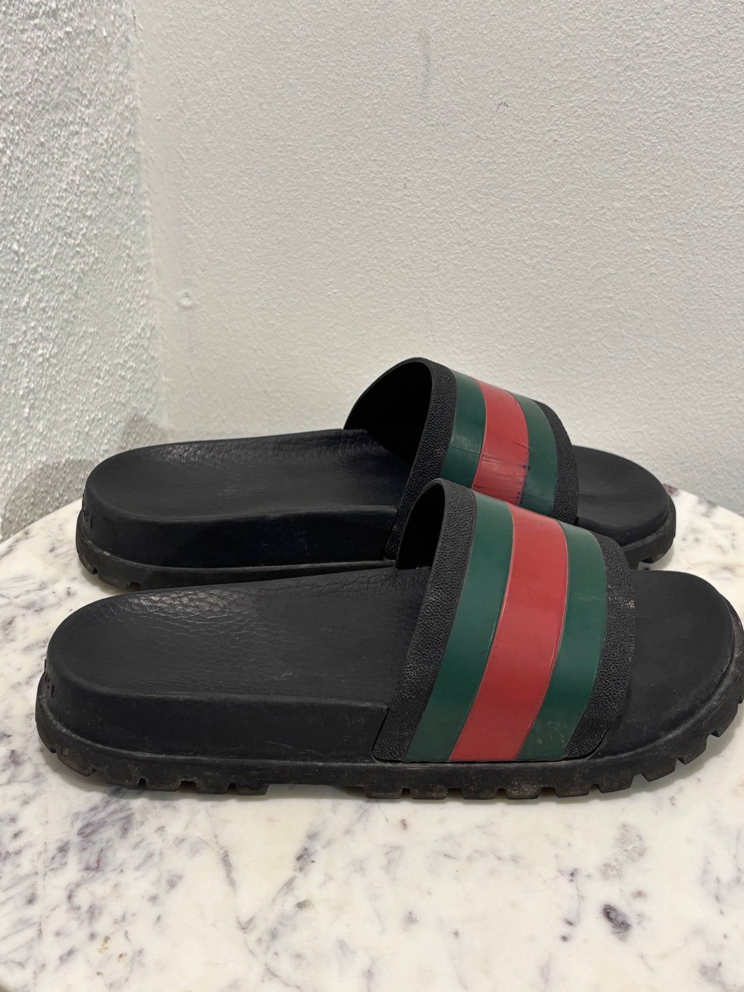 Gucci - Pursuit Web - rubbersandals - 39 - Medinas Wardrobe