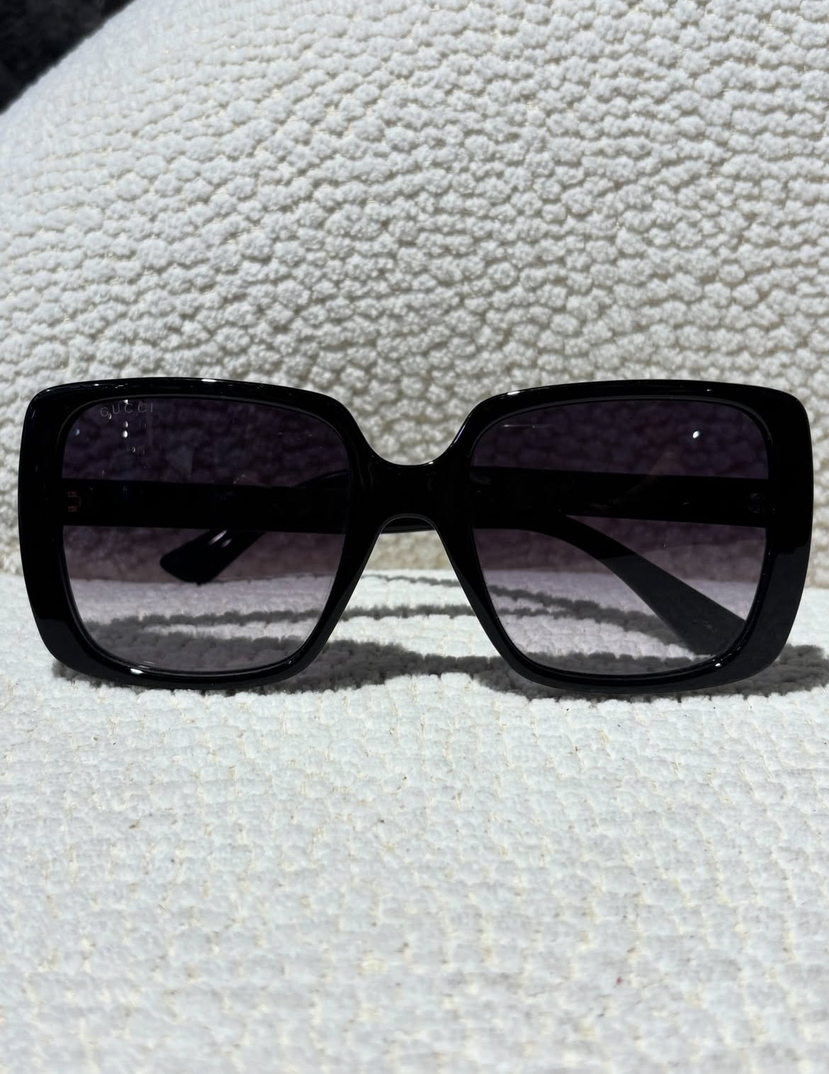 Gucci Sunglasses - Black w. gold GG's