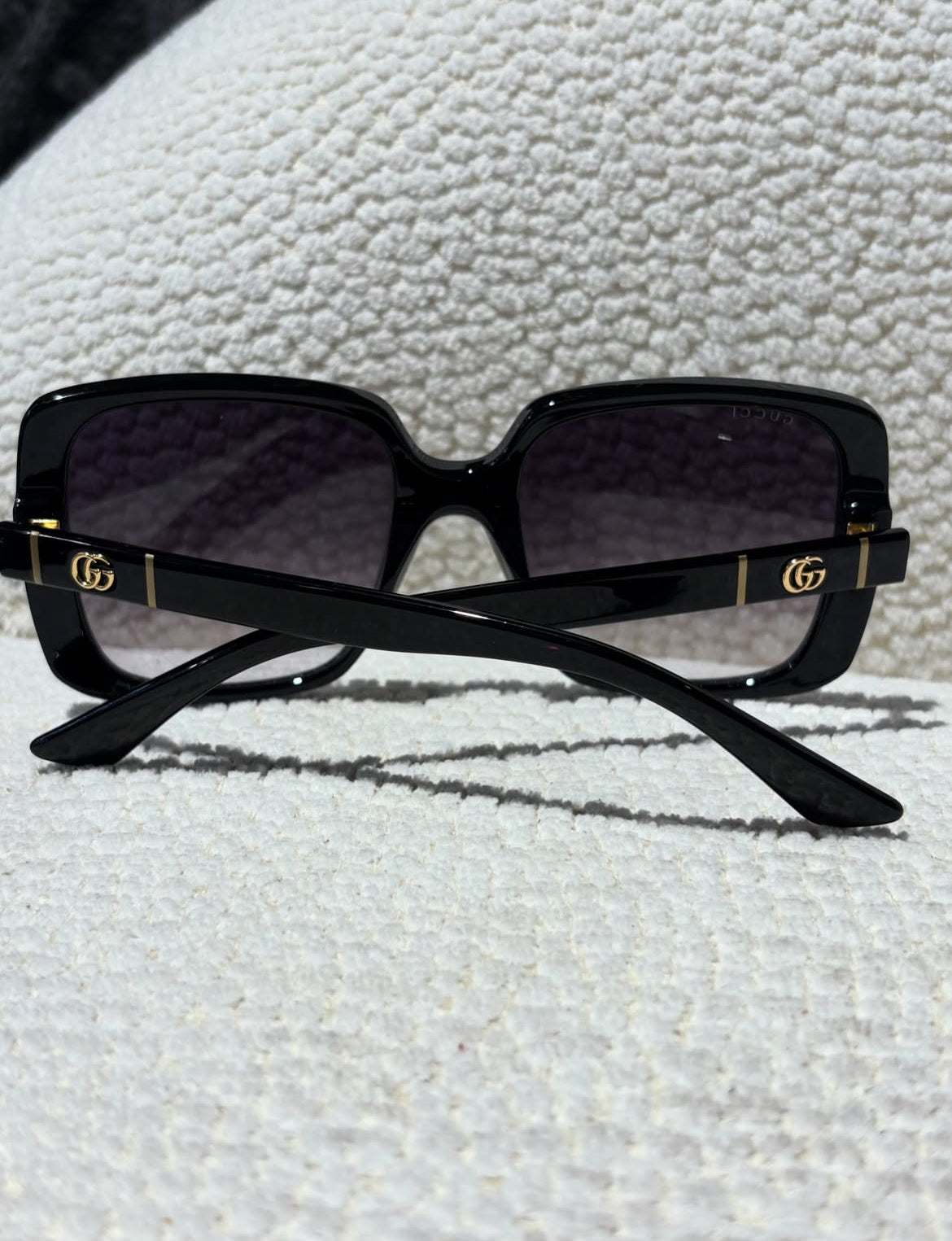 Gucci Sunglasses - Black w. gold GG's