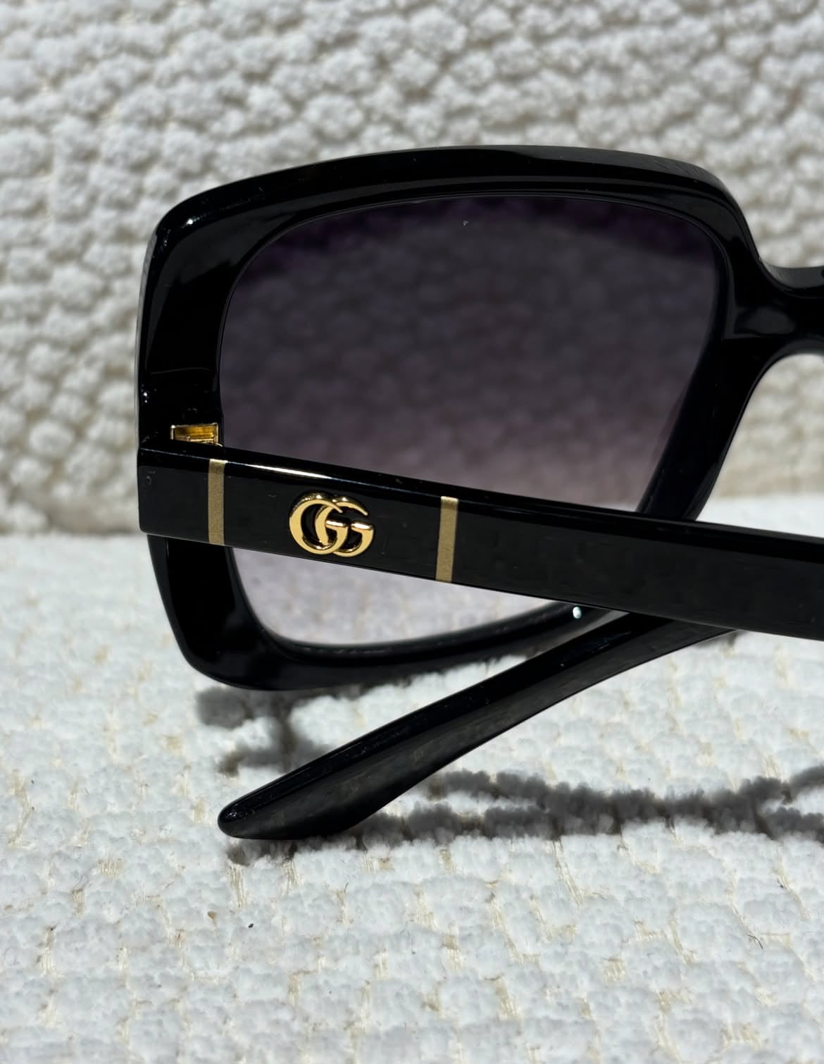 Gucci Sunglasses - Black w. gold GG's