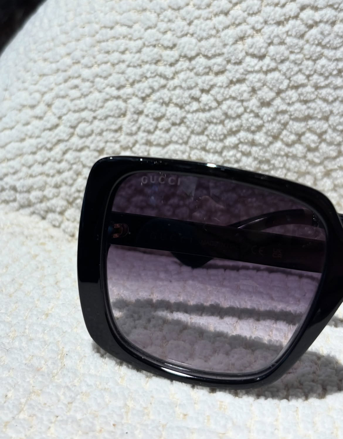 Gucci Sunglasses - Black w. gold GG's