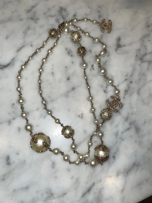 Chanel - Halskæde - Mother of Pearls