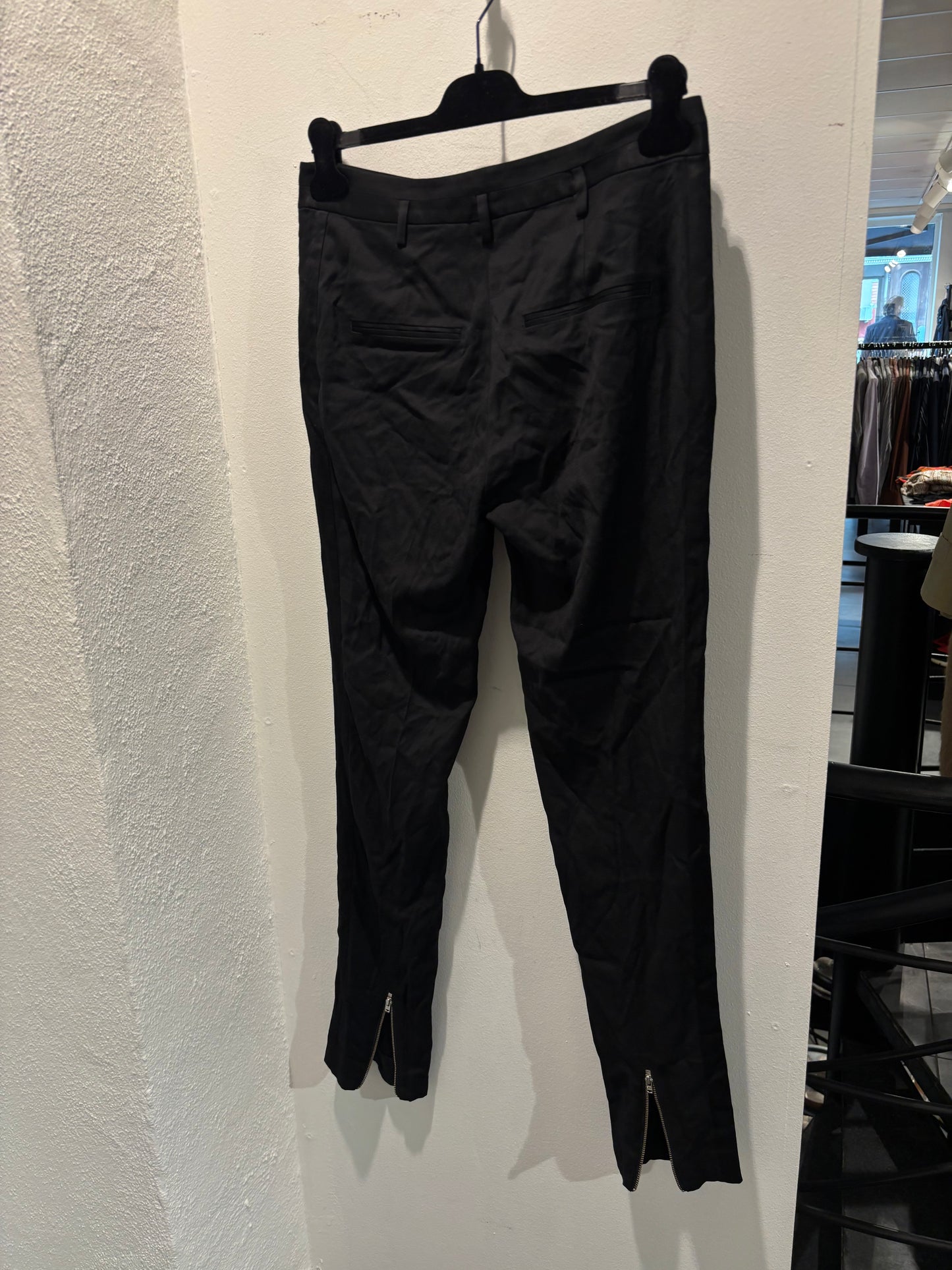 Designers Remix - Pants - Black w. zippers - Medinas Wardrobe - EU36