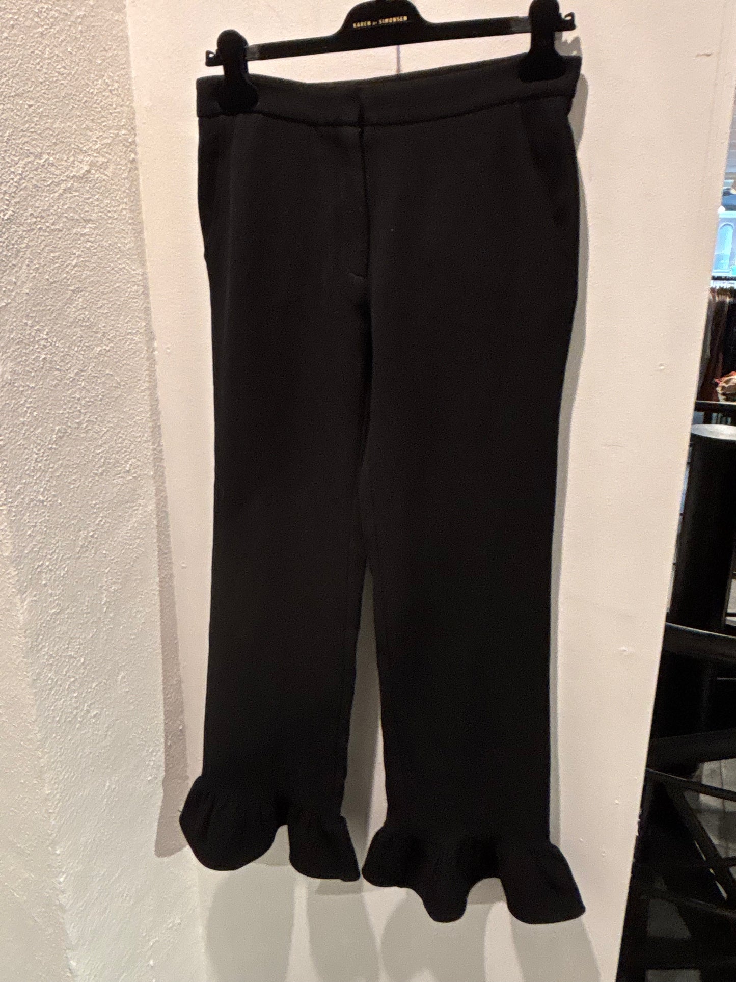 Designers Remix - Tweed Pants - Black w. ruffles - Medinas Wardrobe