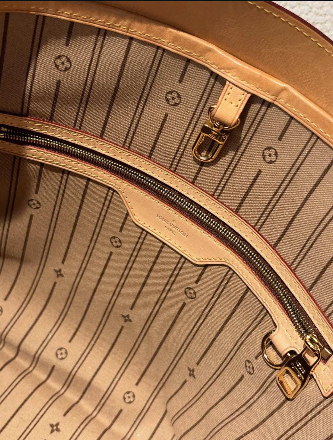 Louis Vuitton - Monogram Leather
