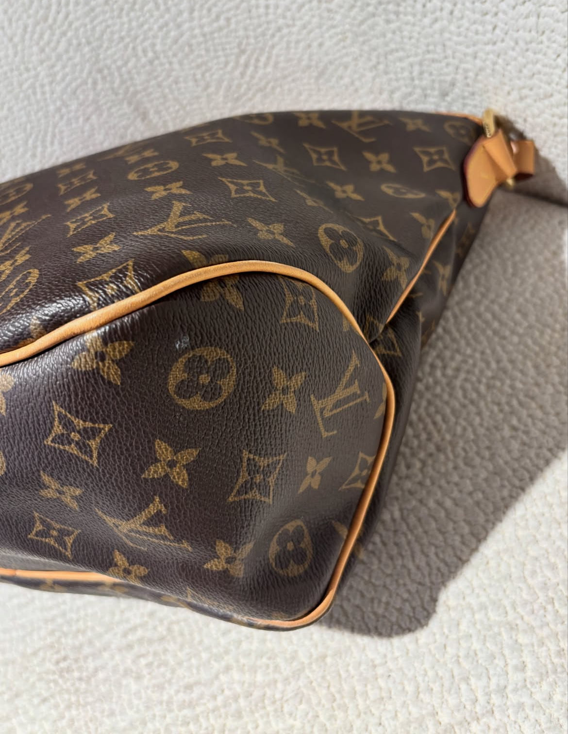 Louis Vuitton - Monogram Leather