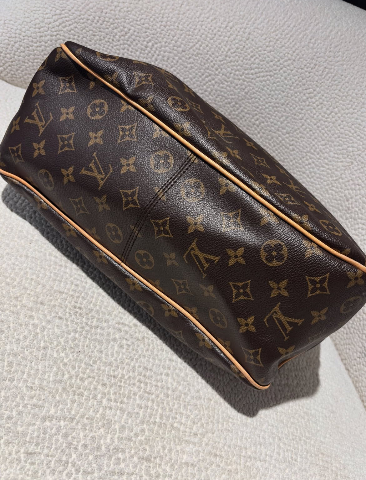 Louis Vuitton - Monogram Leather