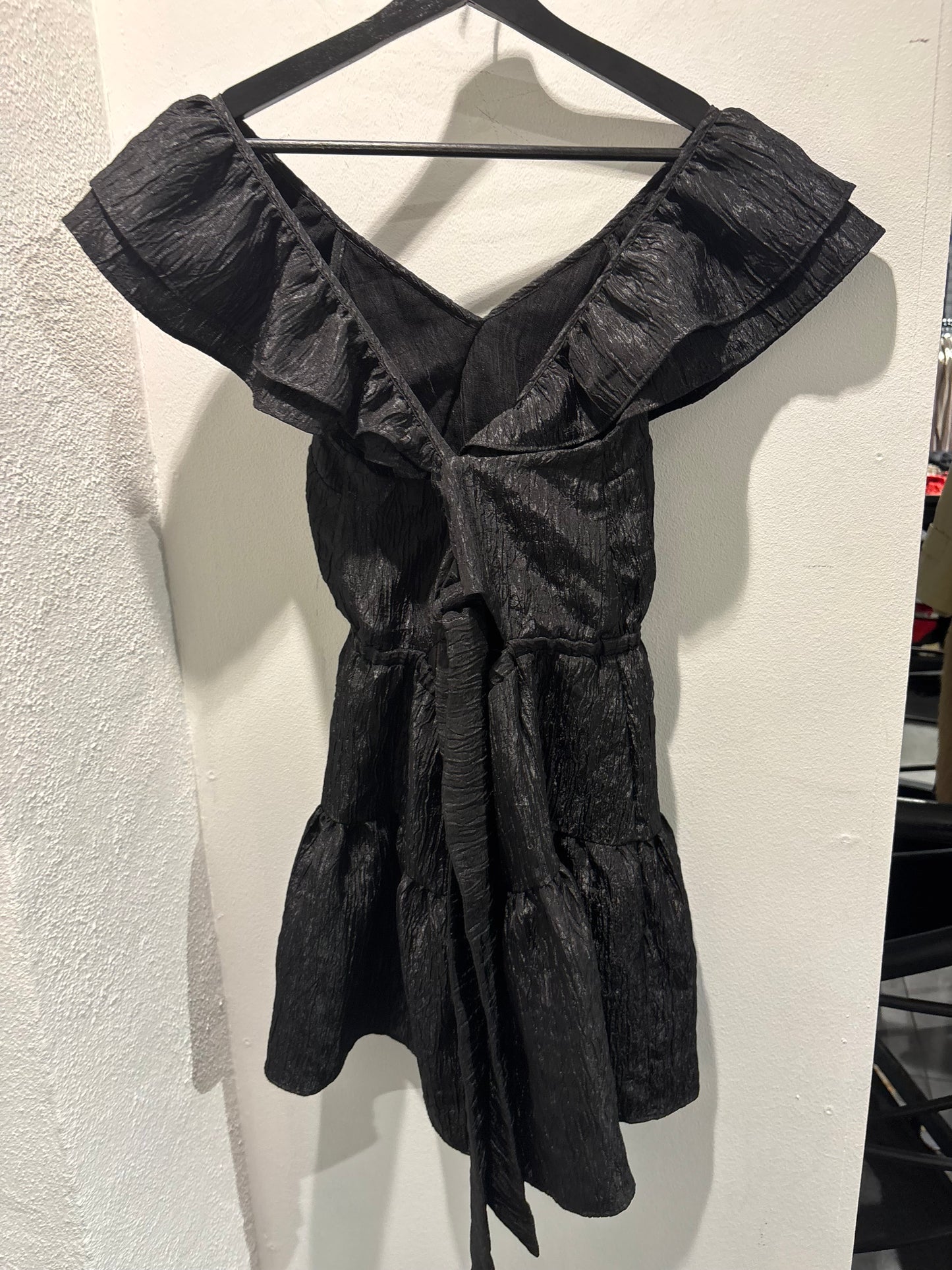 Designers Remix - Black dress w.cutouts - Medinas Wardrobe