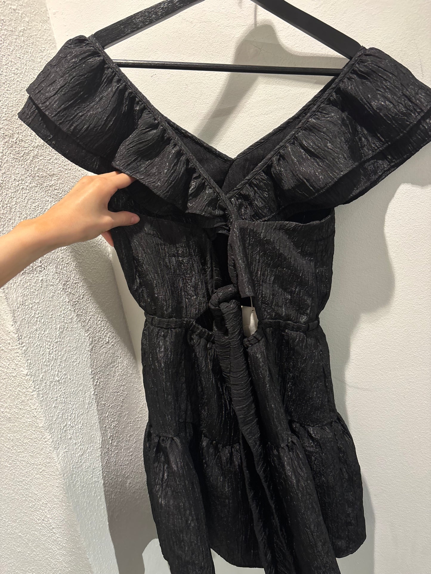 Designers Remix - Black dress w.cutouts - Medinas Wardrobe