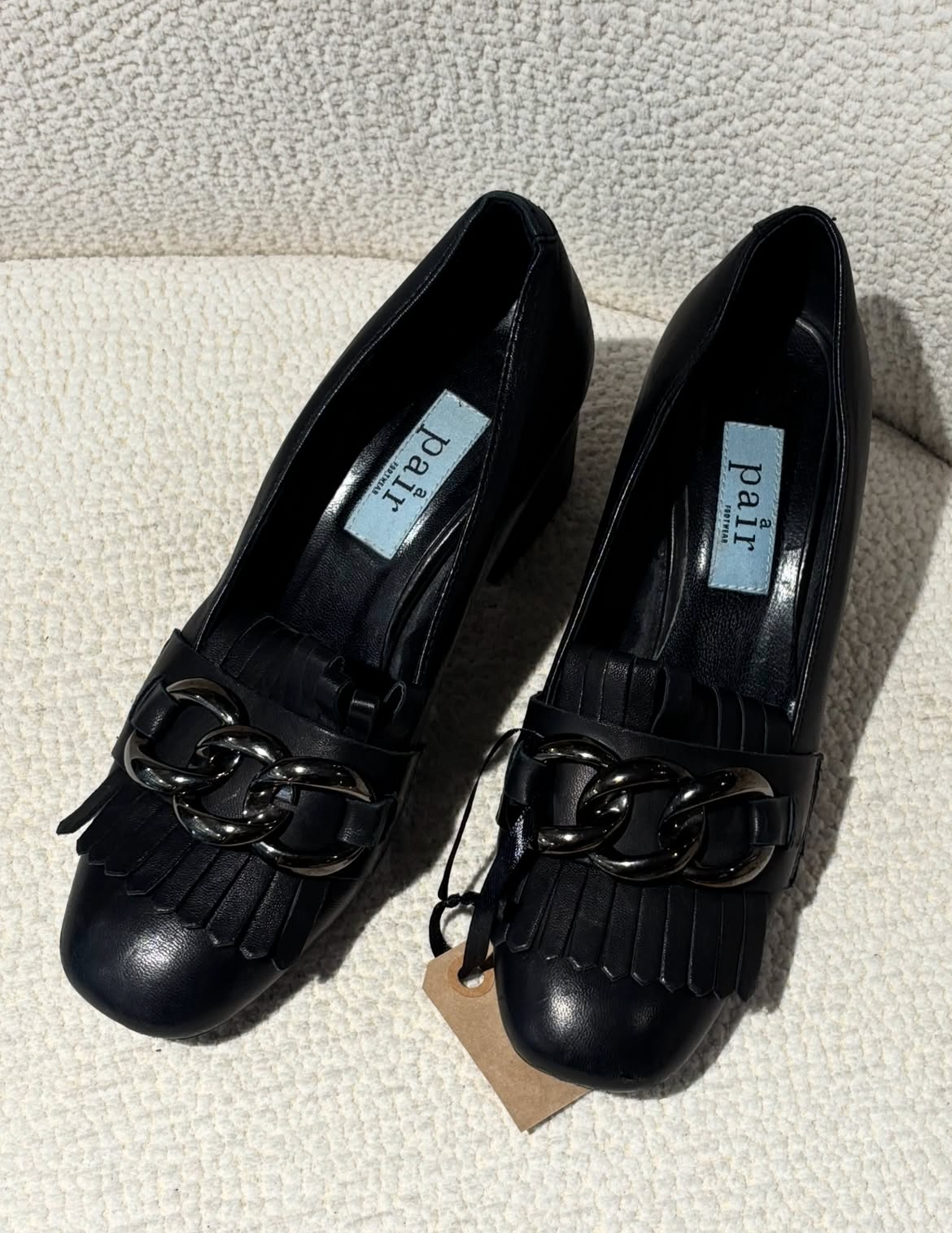 A Pair – Leather shoes - 40