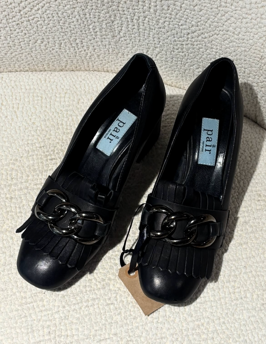 A Pair – Leather shoes - 40