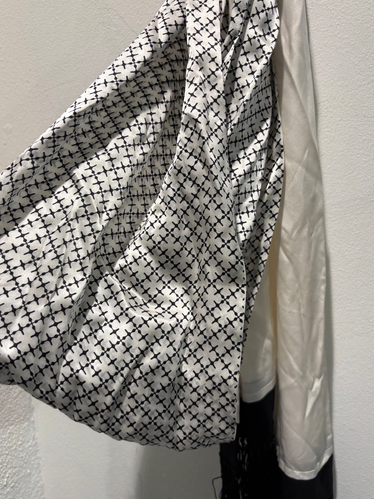 Malene Birger - Scarf w fringes - white/black - Medina’s Wardrobe