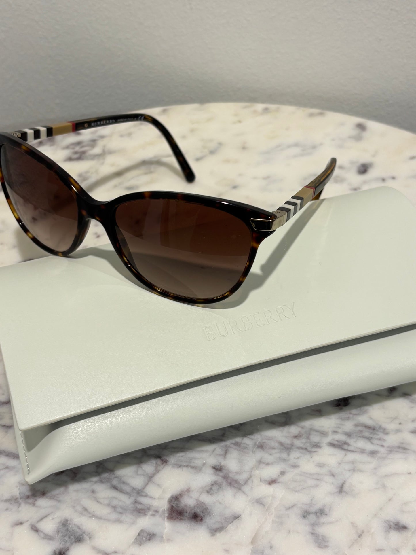 Burberry – BE4216 Havana Cat-Eye Sunglasses