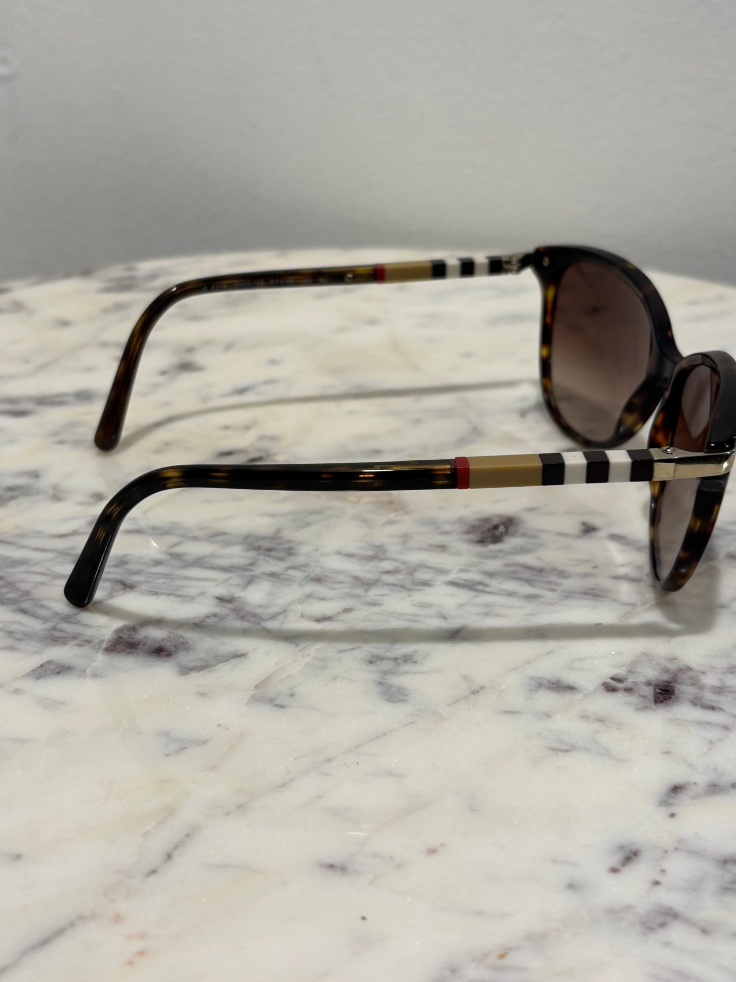 Burberry – BE4216 Havana Cat-Eye Sunglasses